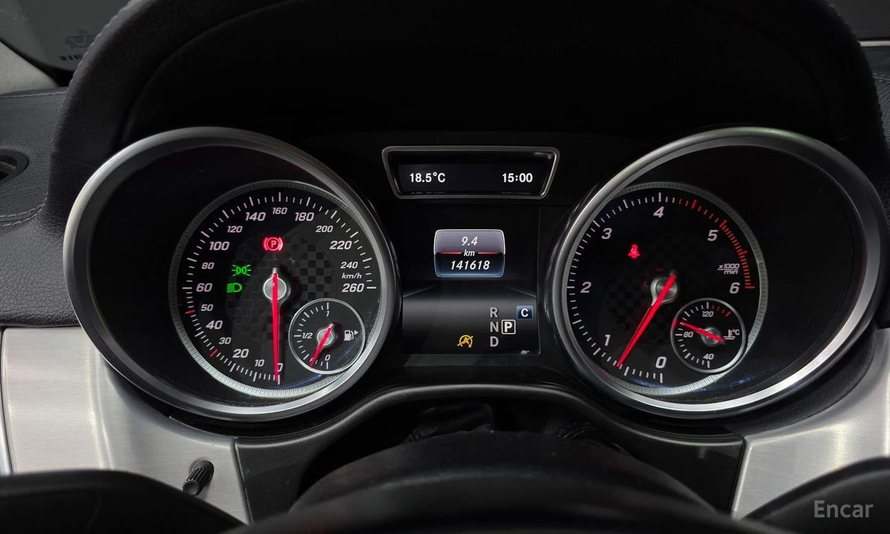 Mercedes-Benz GLE 350 * 4MATIC* AMG* COUPE* TV* PANORAMA* КОЖА* ПОДГРЕВ*, снимка 8 - Автомобили и джипове - 54460358