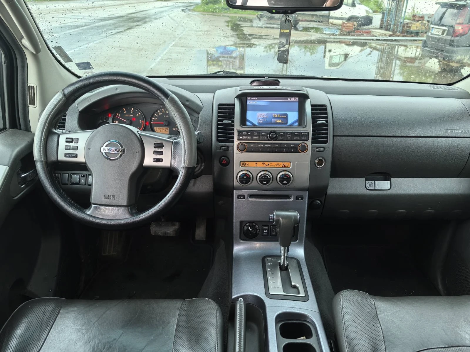 Nissan Navara 2.5 dCi, снимка 6 - Автомобили и джипове - 54892842