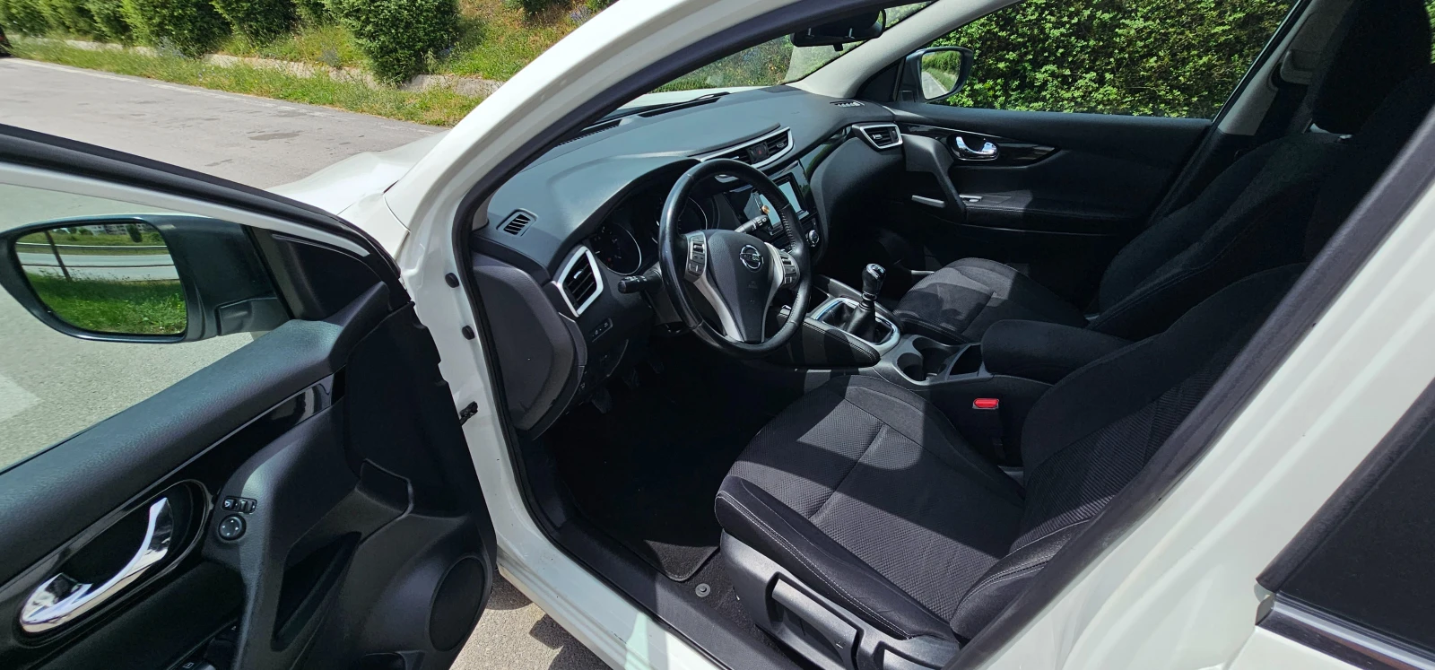 Nissan Qashqai 1.5DCI, снимка 8 - Автомобили и джипове - 55132138