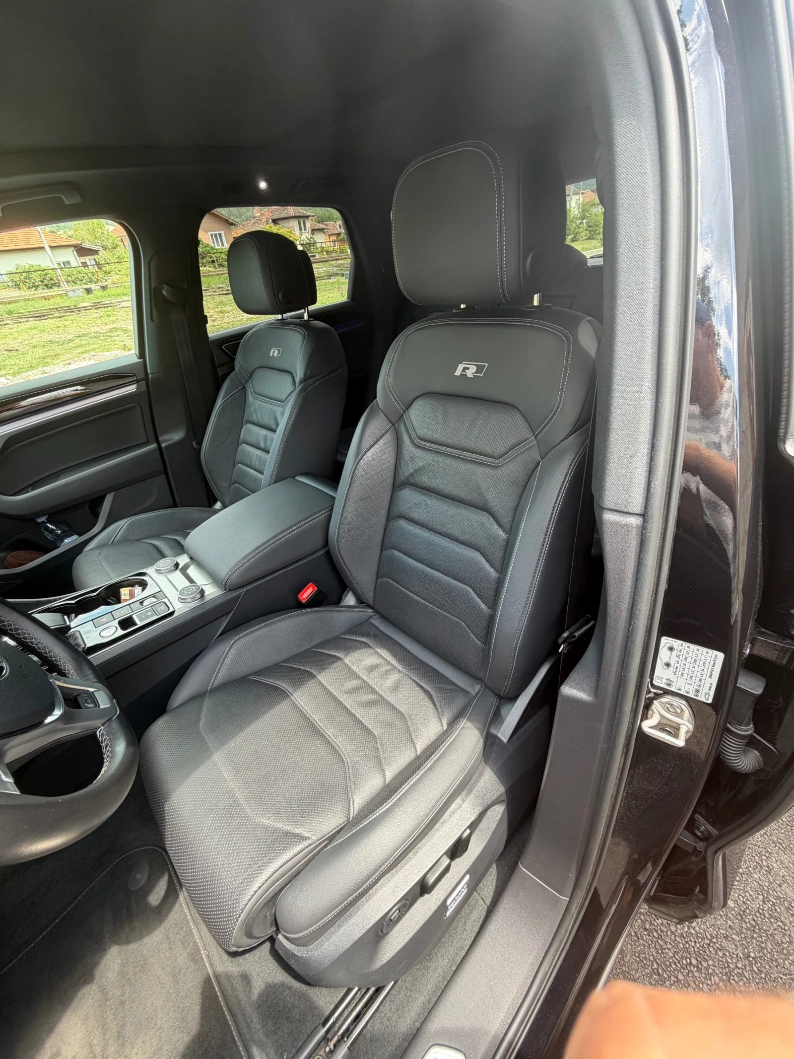 VW Touareg R - Line , снимка 9 - Автомобили и джипове - 55174877