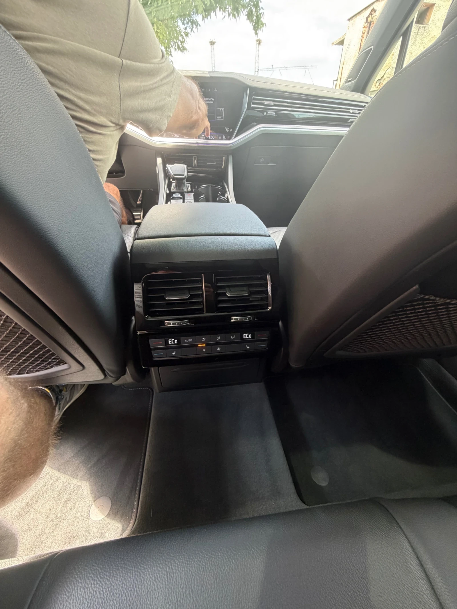 VW Touareg R - Line , снимка 10 - Автомобили и джипове - 55174877