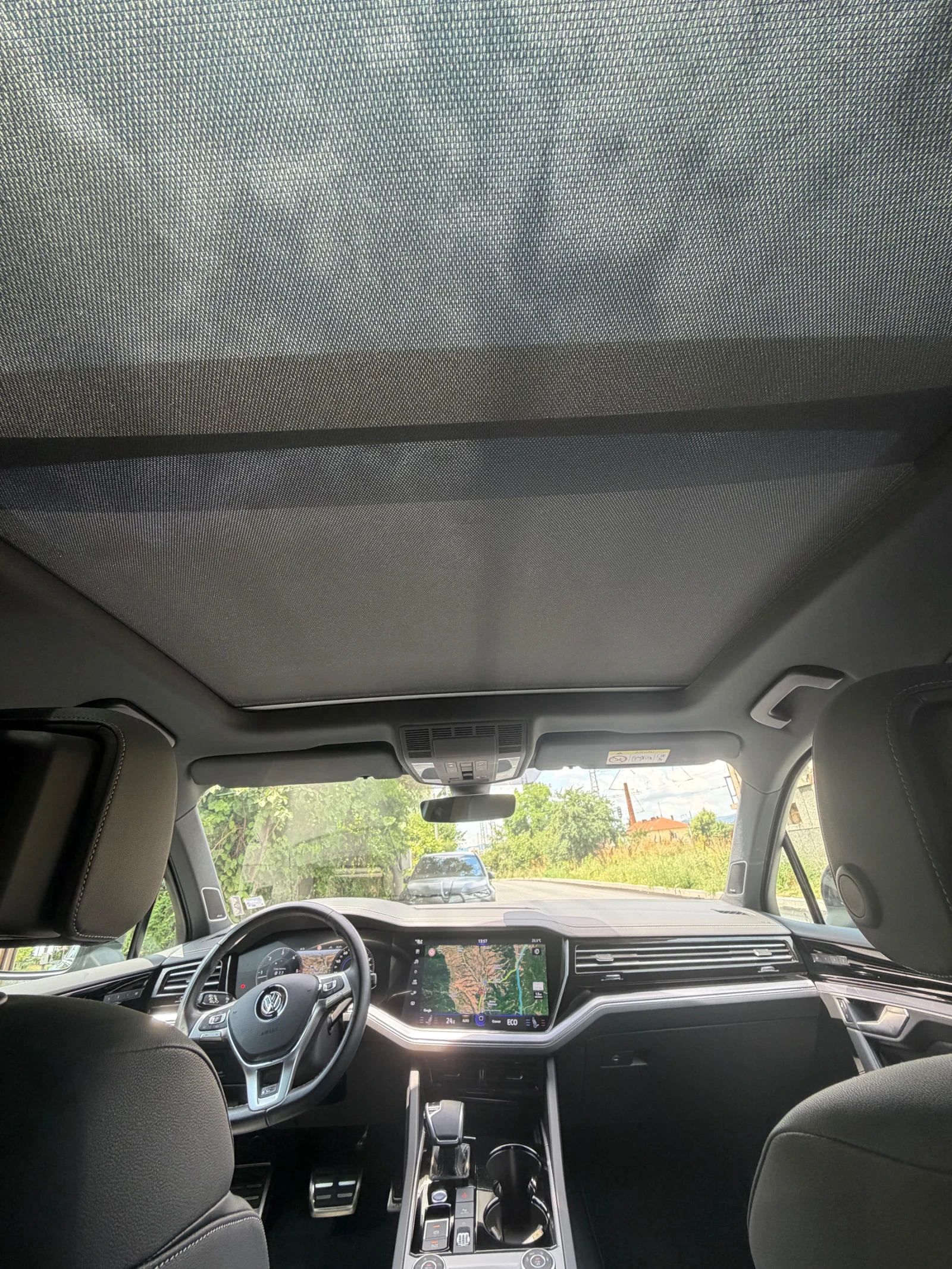 VW Touareg R - Line , снимка 15 - Автомобили и джипове - 55174877