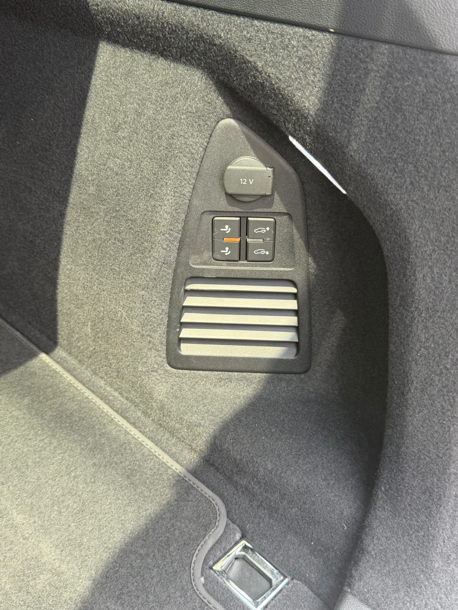 VW Touareg R - Line , снимка 17 - Автомобили и джипове - 55174877