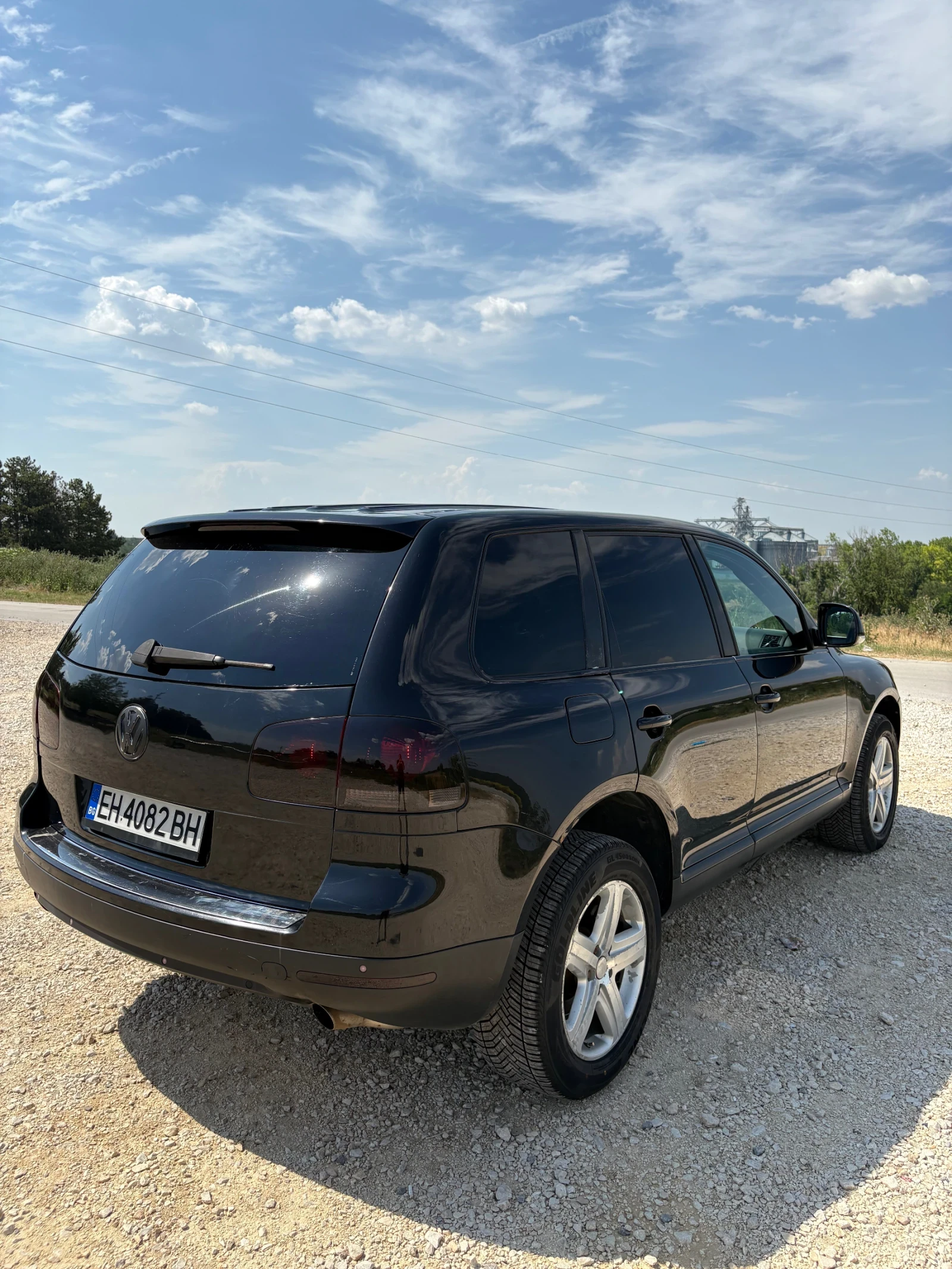 VW Touareg, снимка 4 - Автомобили и джипове - 55180170