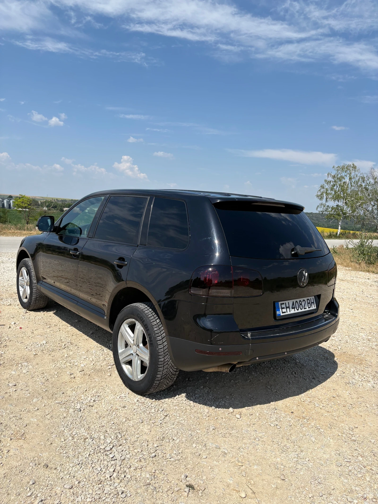 VW Touareg, снимка 2 - Автомобили и джипове - 55180170