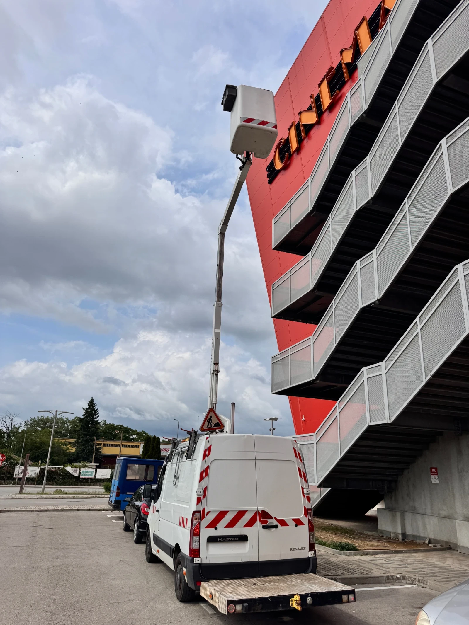 Renault Master Versalift, снимка 4 - Бусове и автобуси - 55588835