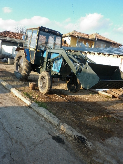 Трактор Болгар 80 челен товарач, снимка 1 - Селскостопанска техника - 45512177
