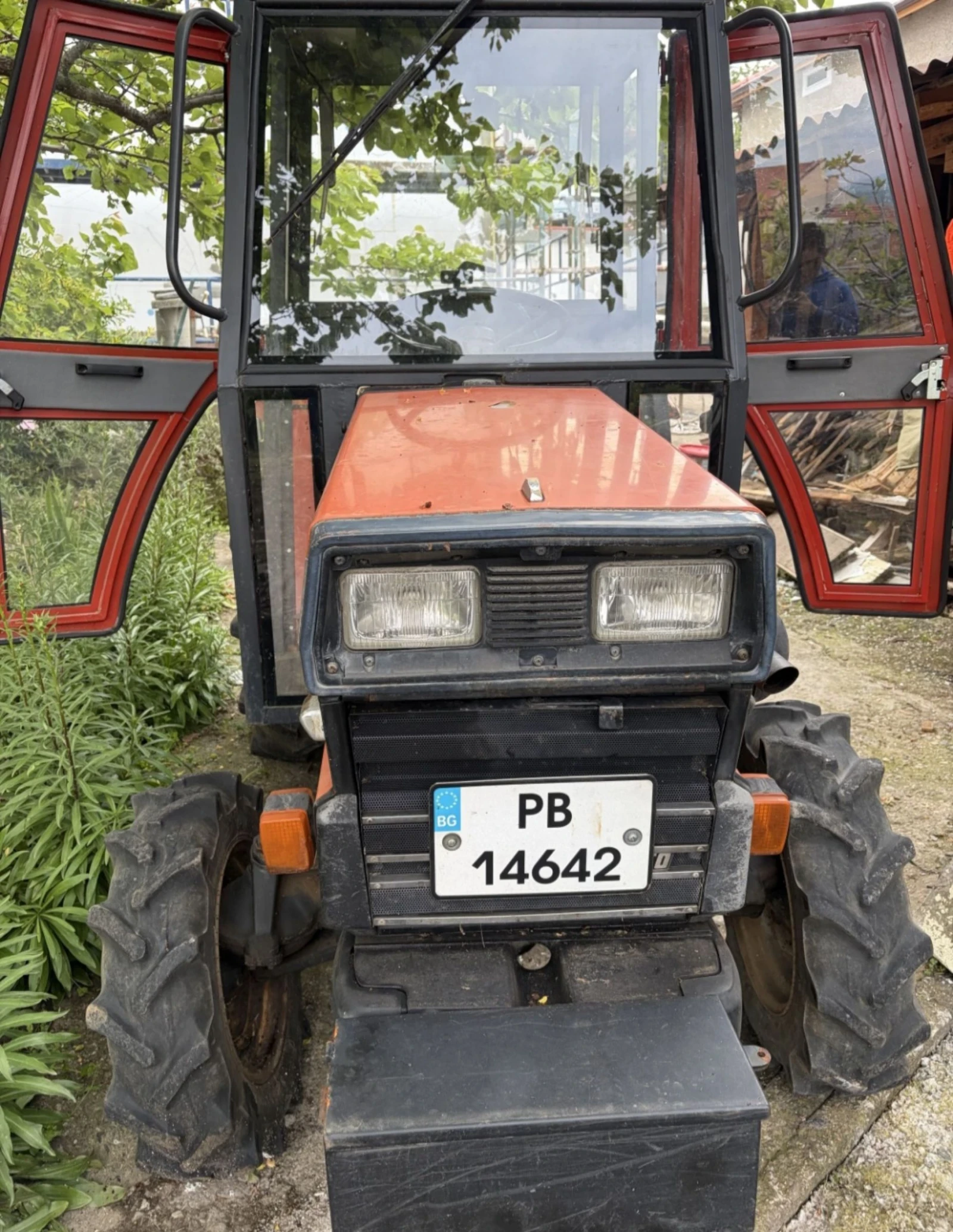Трактор Hinomoto E2004 2011, снимка 4 - Селскостопанска техника - 54969264