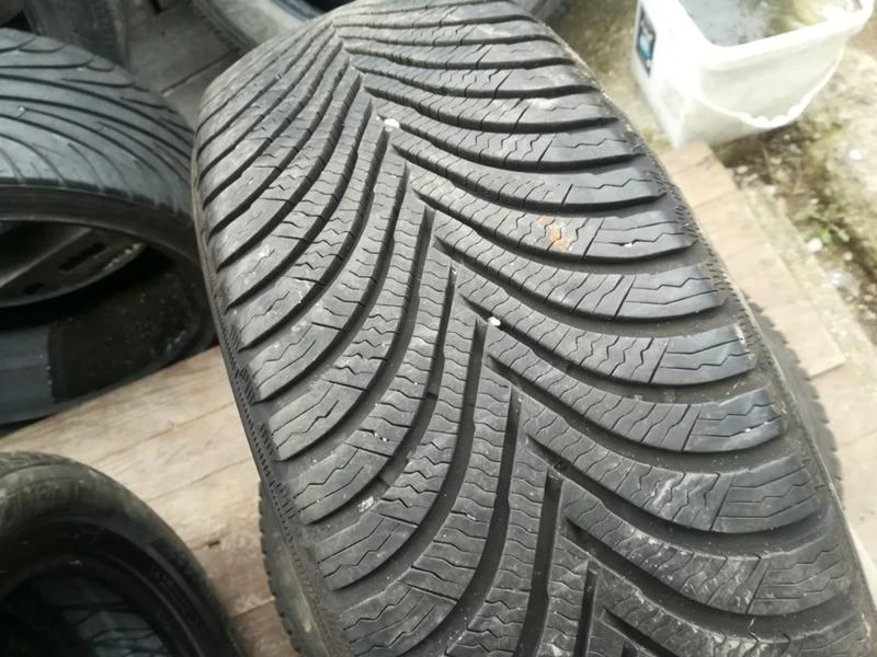 Гуми Зимни 205/60R16, снимка 2 - Гуми и джанти - 20430898