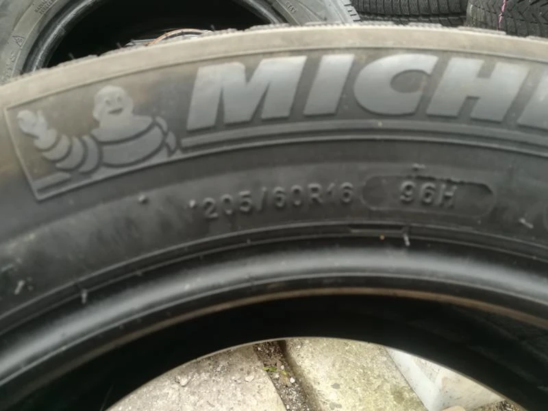 Гуми Зимни 205/60R16, снимка 5 - Гуми и джанти - 20430898