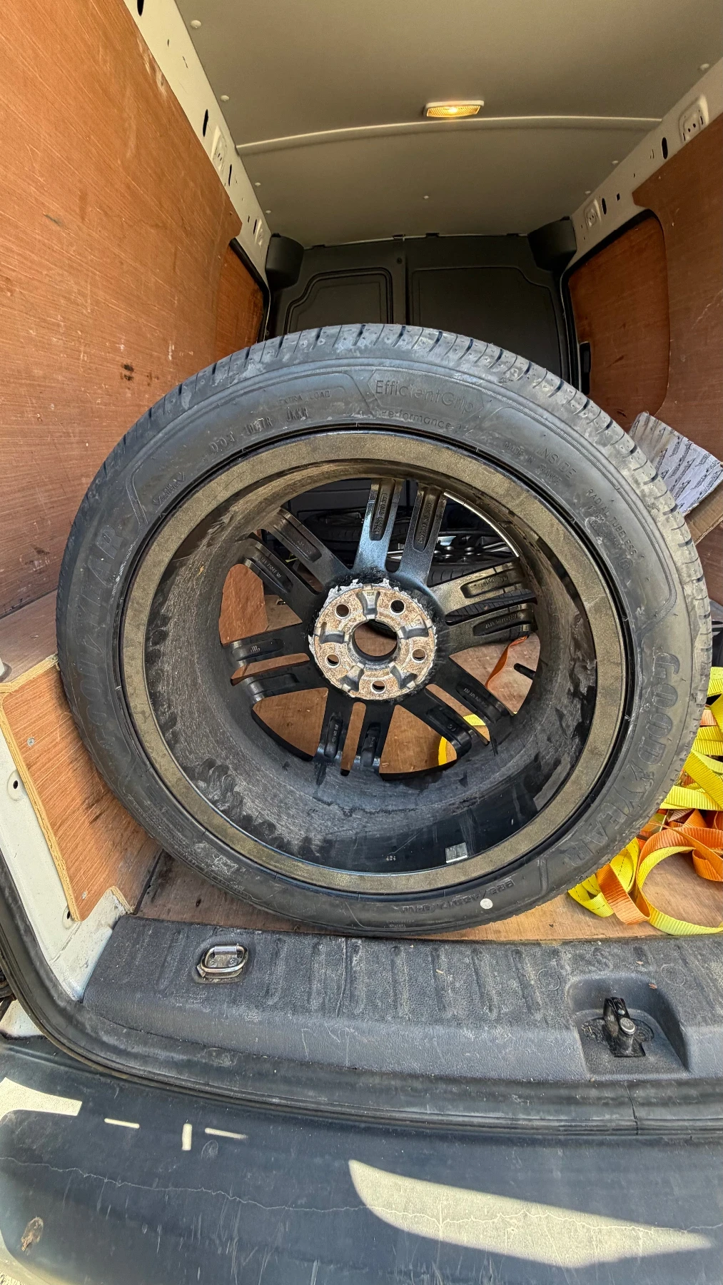 ���� � ������ 225/45R17 �� VW | Mobile.bg � ����������� 13