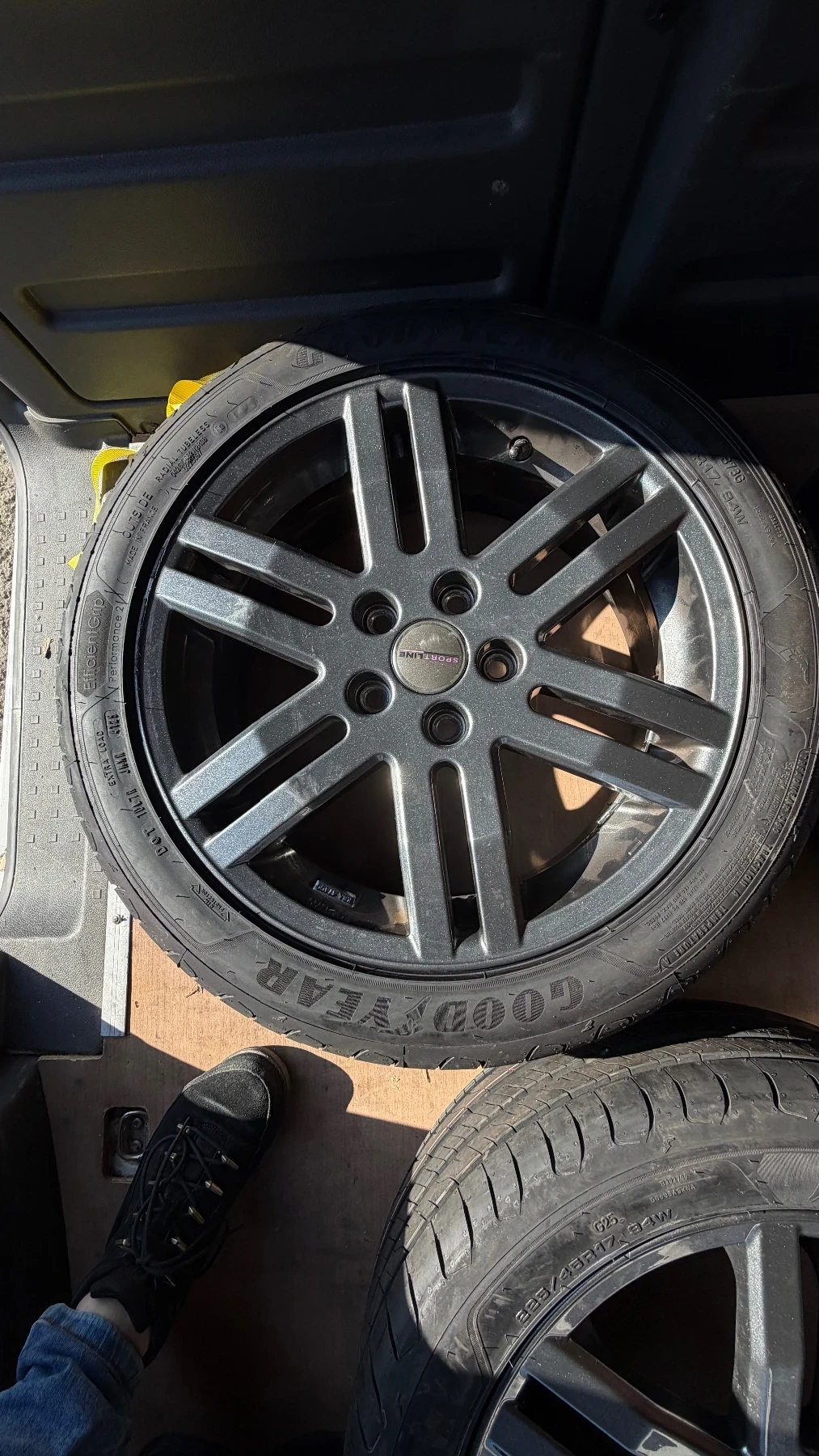 ���� � ������ 225/45R17 �� VW | Mobile.bg � ����������� 3