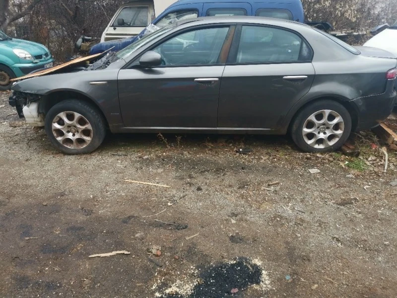 Alfa Romeo 159 1.9 JTD, снимка 3 - Автомобили и джипове - 35803295