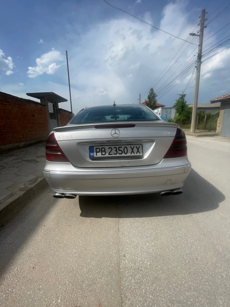 Mercedes-Benz E 270, снимка 3 - Автомобили и джипове - 47289560