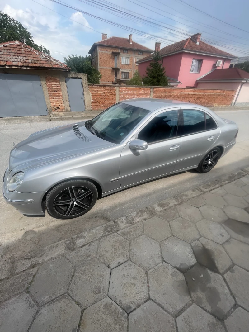 Mercedes-Benz E 270, снимка 2 - Автомобили и джипове - 47289560