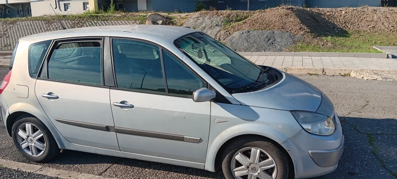 Renault Scenic, снимка 4 - Автомобили и джипове - 47580239