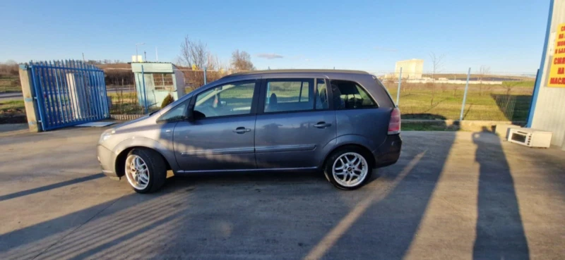 Opel Zafira 1.9 DCTI, снимка 5 - Автомобили и джипове - 48866072