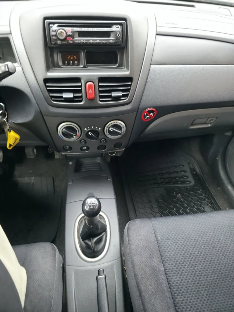 Suzuki Liana 4х4, снимка 15 - Автомобили и джипове - 49304576