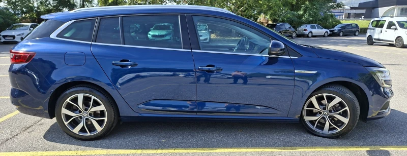 Renault Megane IV Grandtour 1.5 dCi 110 Energy Bose, снимка 4 - Автомобили и джипове - 51795492