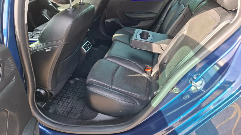 Renault Megane IV Grandtour 1.5 dCi 110 Energy Bose, снимка 11 - Автомобили и джипове - 51795492