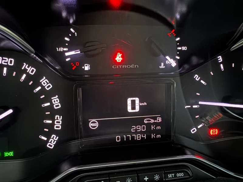 Citroen C3 1, 2 Puretech, снимка 10 - Автомобили и джипове - 52821657