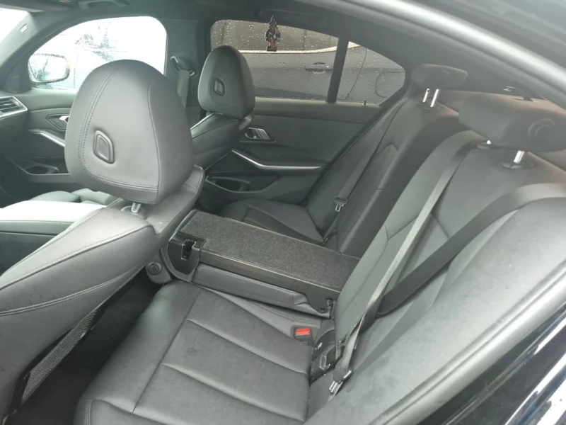 BMW 330 * 330I XDRIVE * ЦЕНА ДО БЪЛГАРИЯ* , снимка 13 - Автомобили и джипове - 52828567