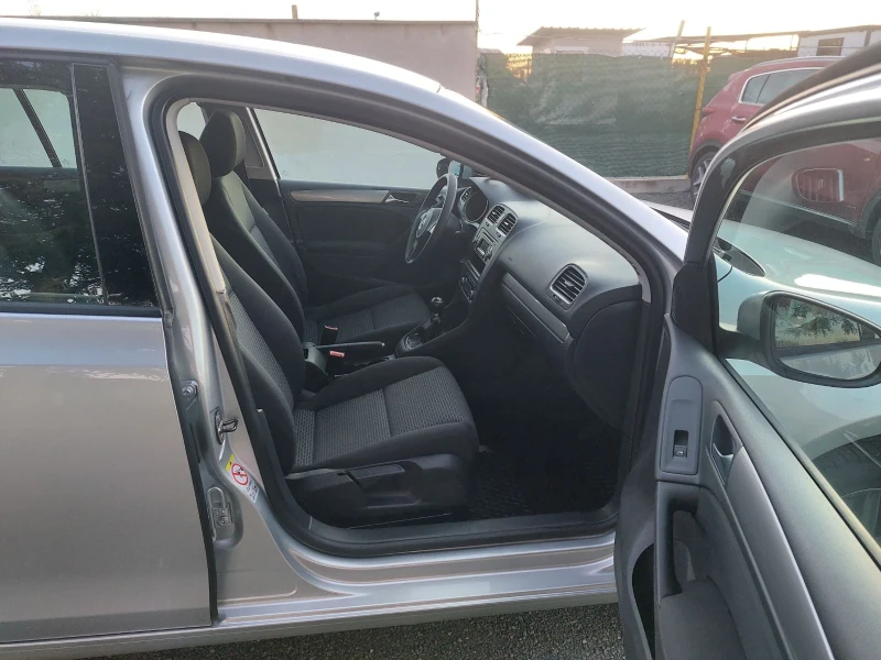 VW Golf 1.6i стария мотор, снимка 15 - Автомобили и джипове - 53530967