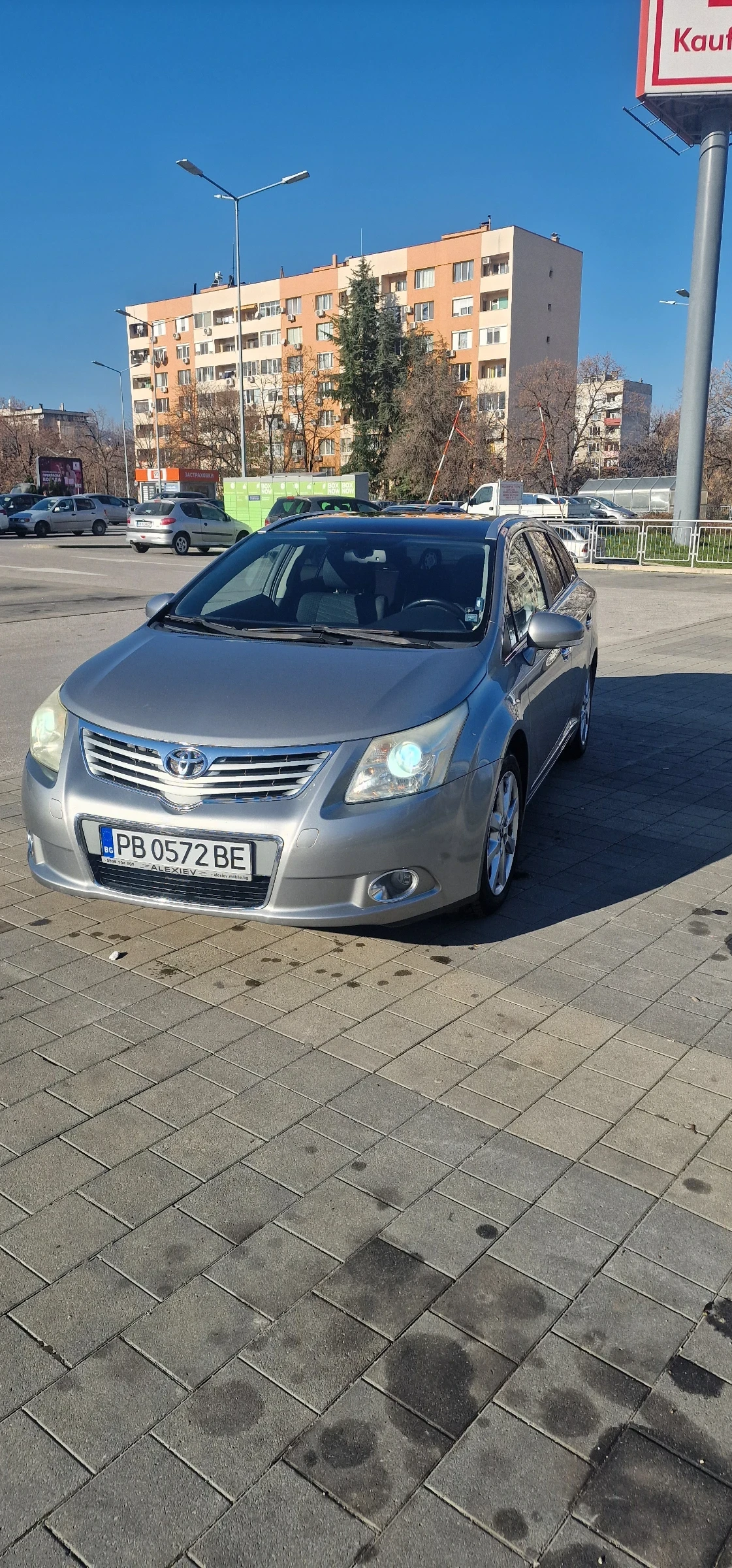 Toyota Avensis 1.8 LPG, снимка 1