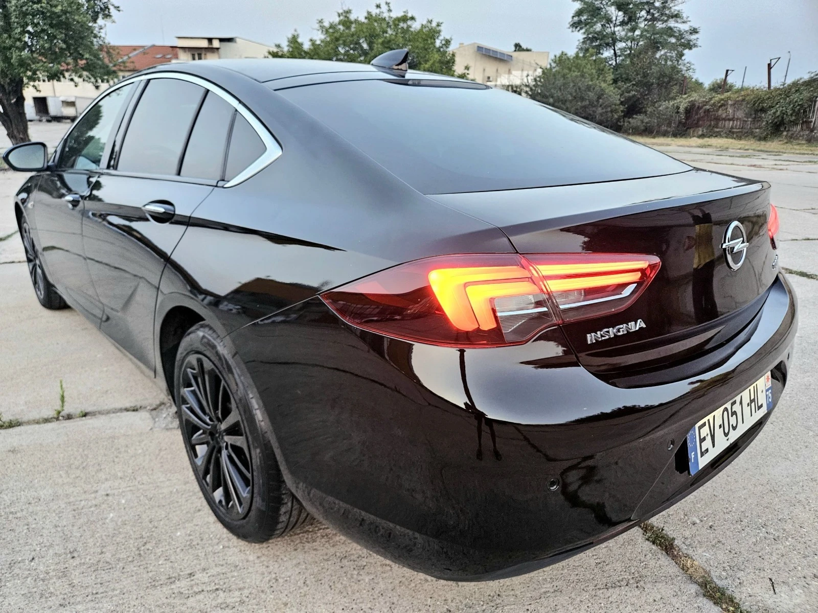 Opel Insignia 2.0 TDI АВТОМАТИК НАВИГАЦИЯ КОЖЕН САЛОН ЛИЗИНГ ФУЛ - изображение 6