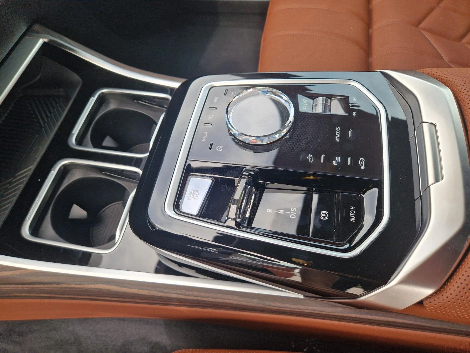 BMW 760 xDRIVE/571HP/LIMOUSINE/ACC/WIFI/TSR/721b | Mobile.bg   13