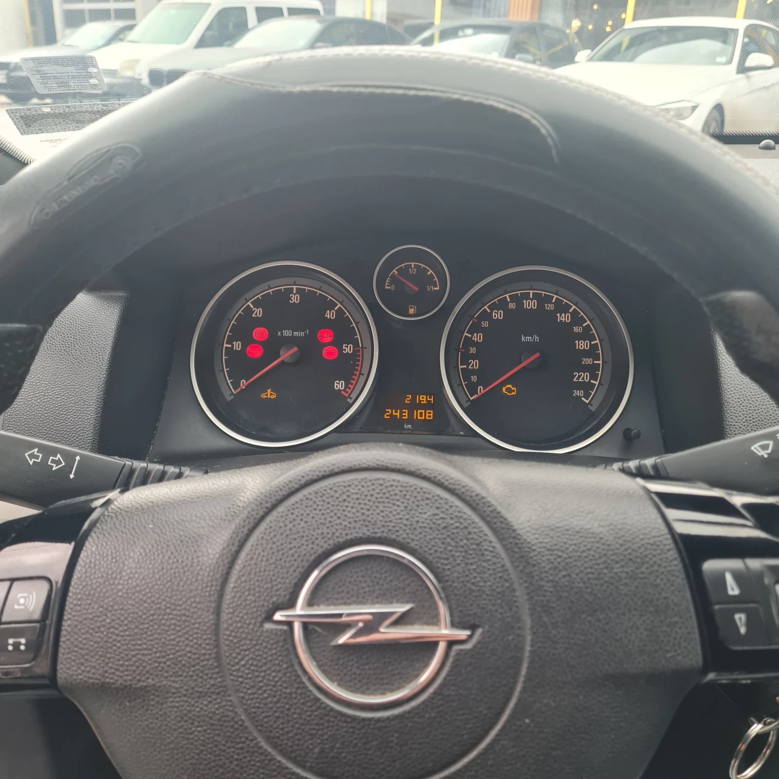 Opel Astra GTC - изображение 6