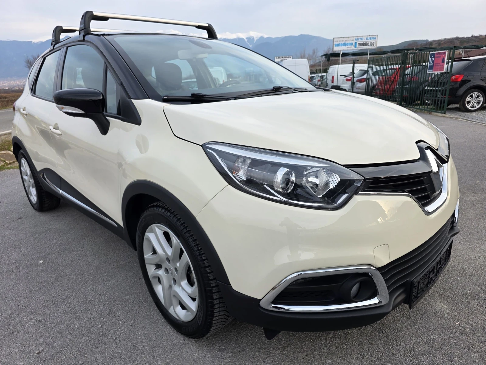 Renault Captur 1.2TCe  89000km. TOP, снимка 2 - Автомобили и джипове - 53723912