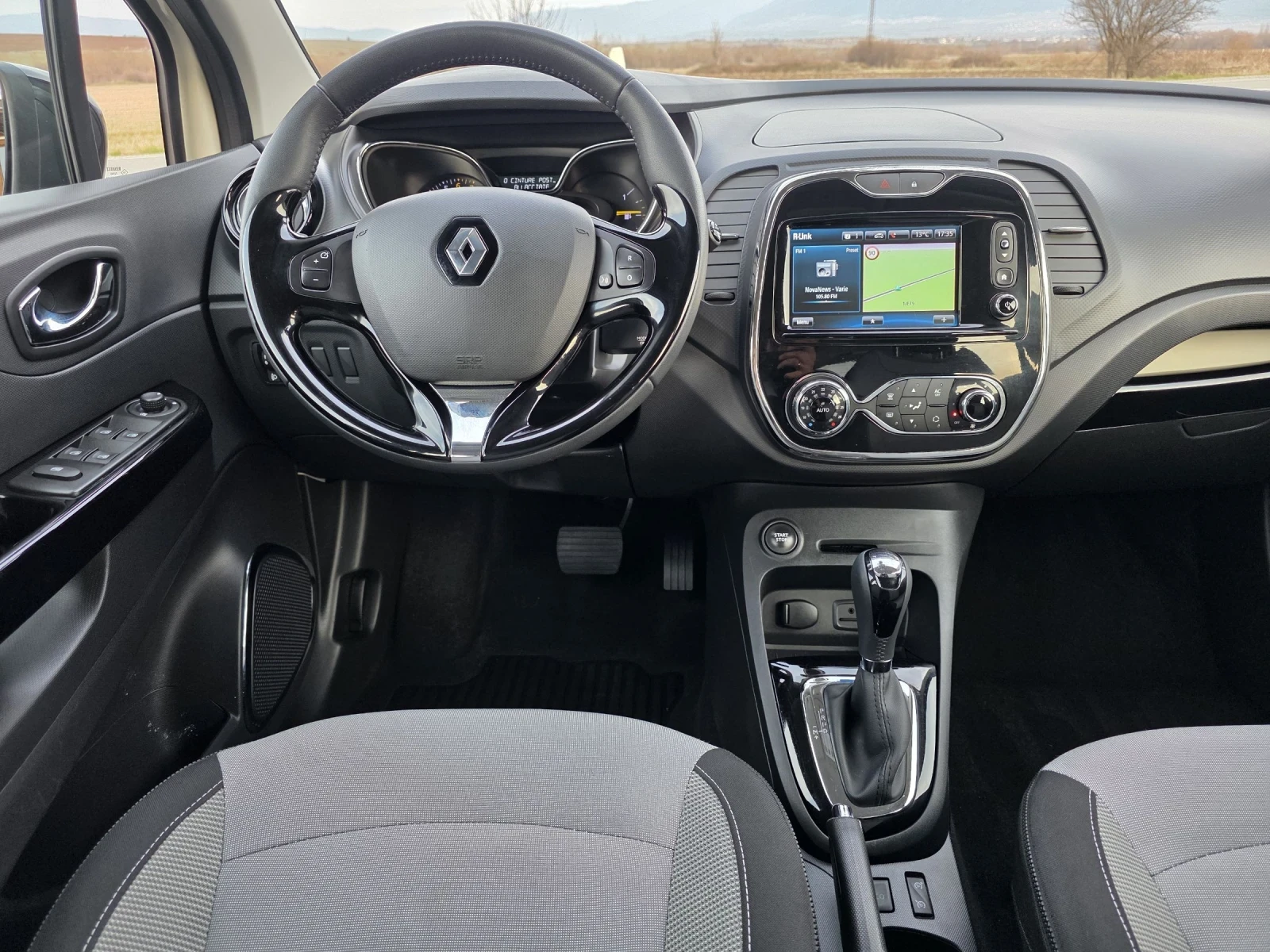 Renault Captur 1.2TCe  89000km. TOP, снимка 9 - Автомобили и джипове - 53723912