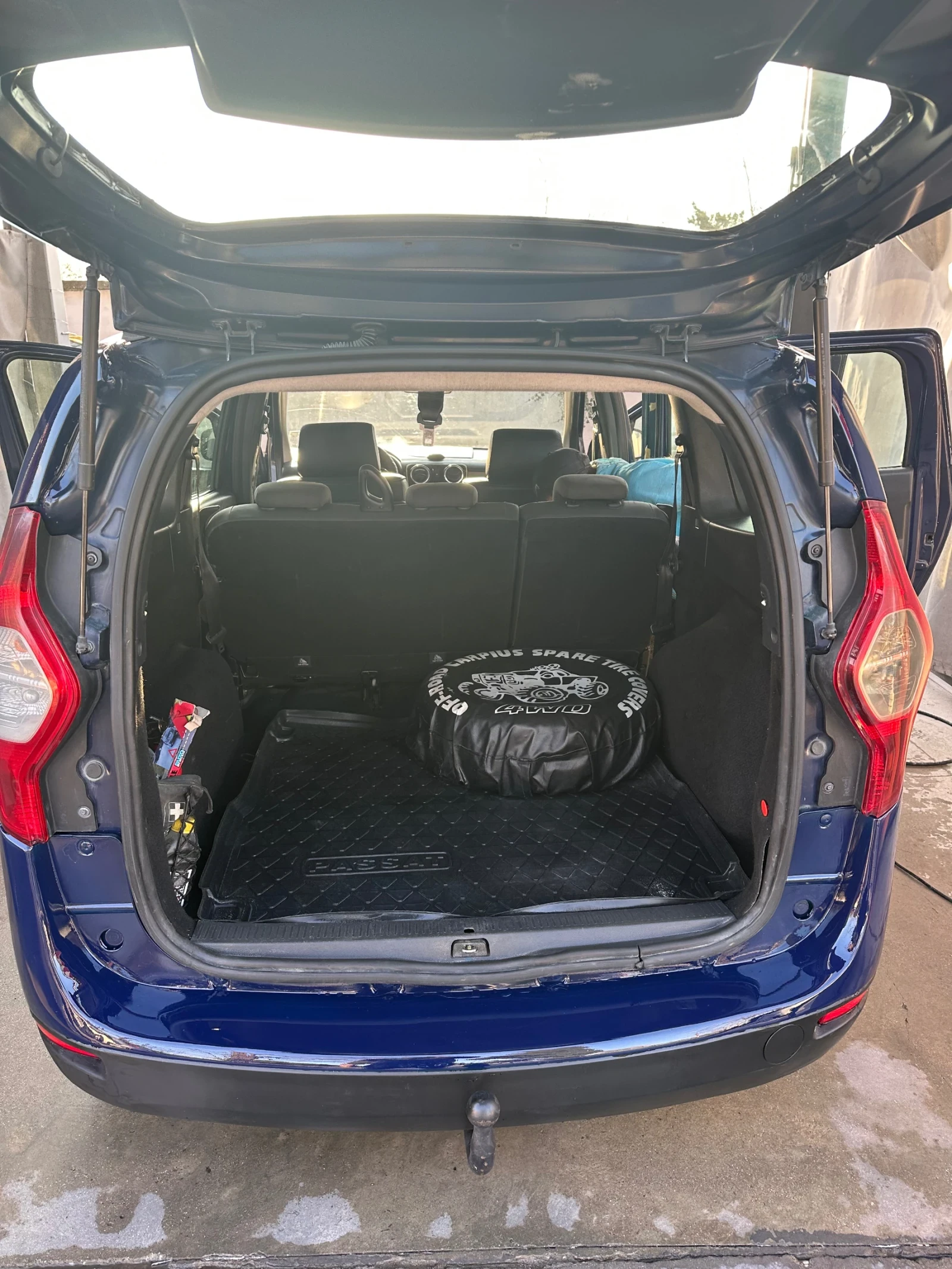 Dacia Lodgy 1, 6/83 газ-бензин, снимка 6 - Автомобили и джипове - 54113993