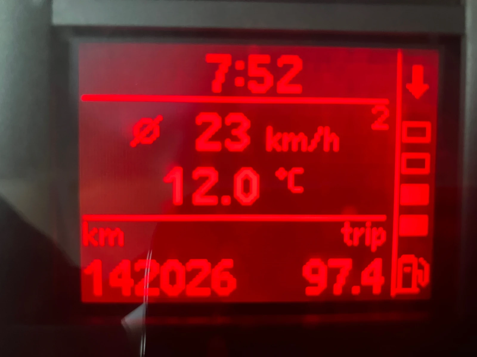 VW Caddy ФАБРИЧЕН МЕТАН, 142000 РЕАЛНИ КМ, снимка 13 - Автомобили и джипове - 54118519