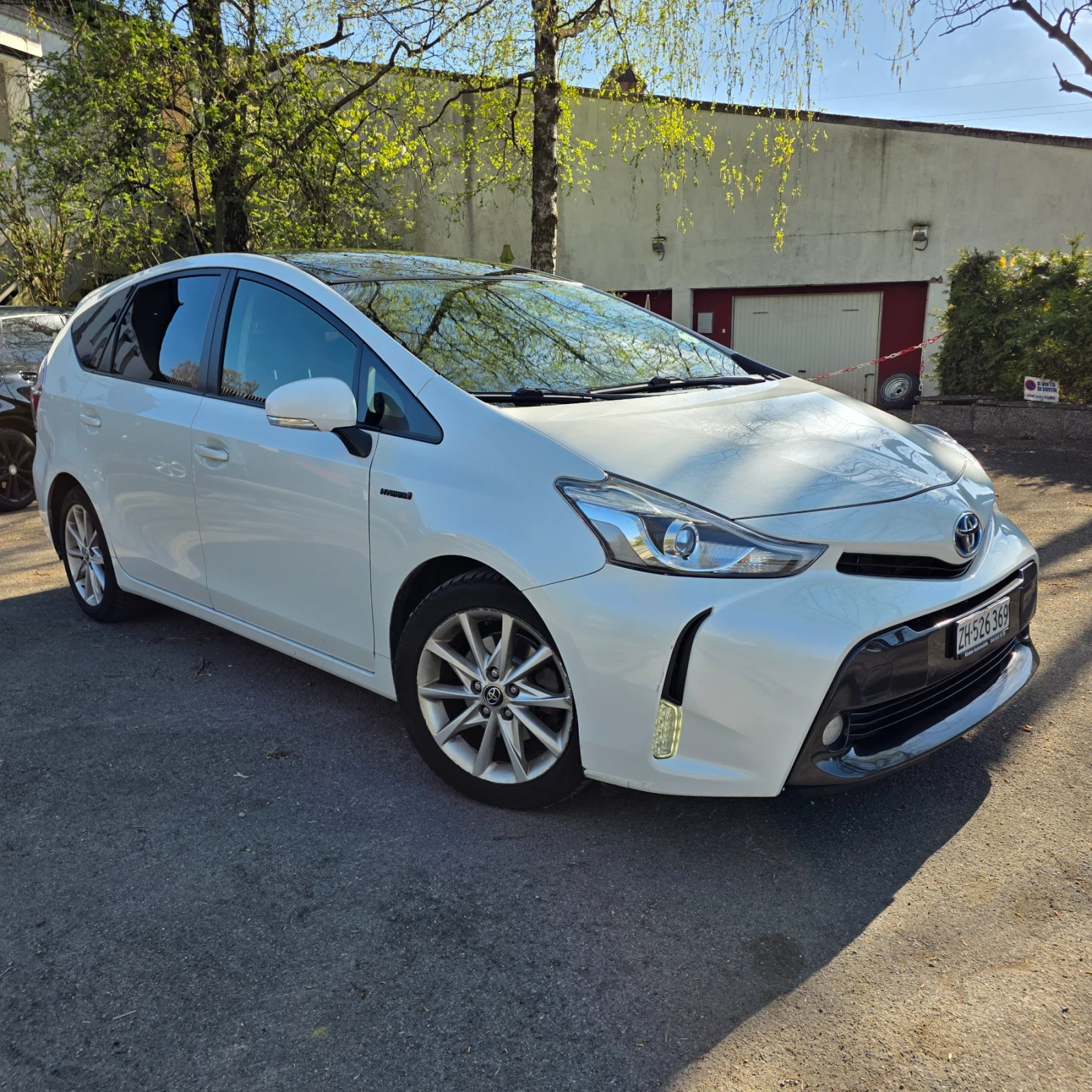 Toyota Prius Prius Plus 1.8 hybrid  | Auto.bg — изображение 1