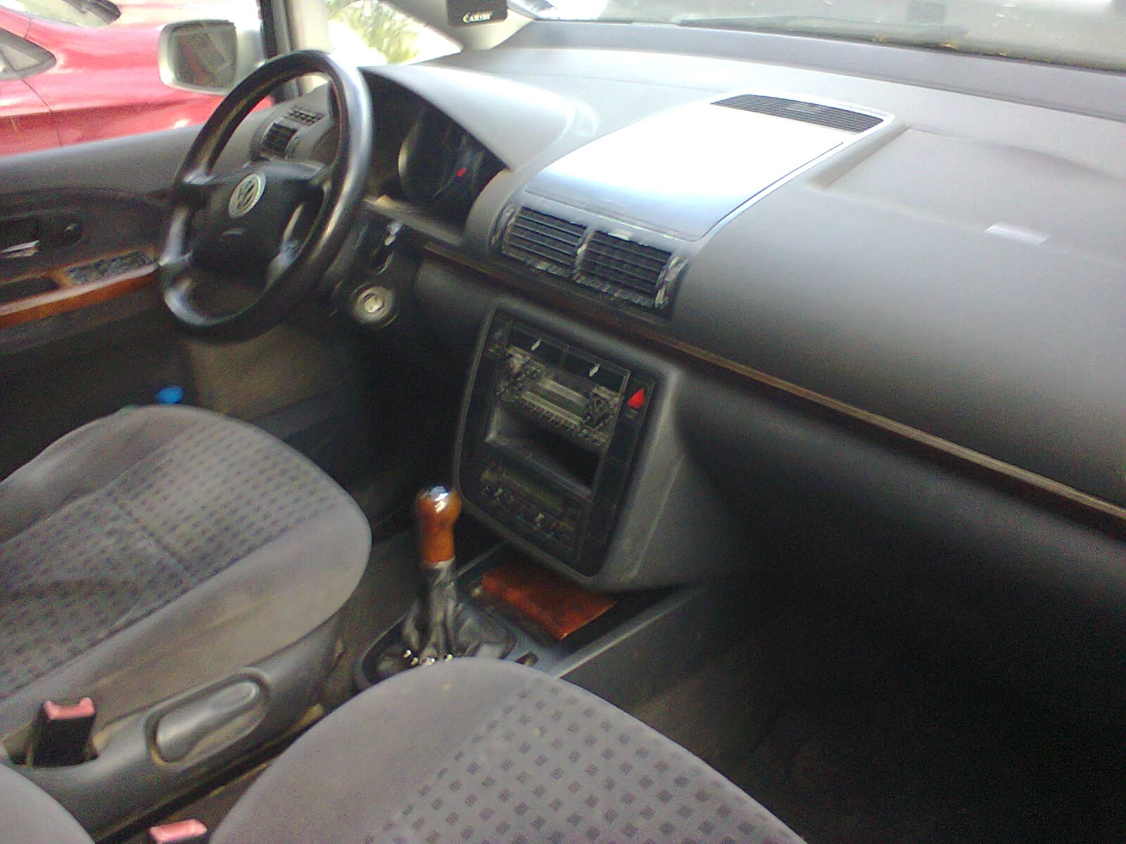 VW Sharan 1.9 TD Kлиматроник 6 скорости 6+ 1, снимка 12 - Автомобили и джипове - 54490390