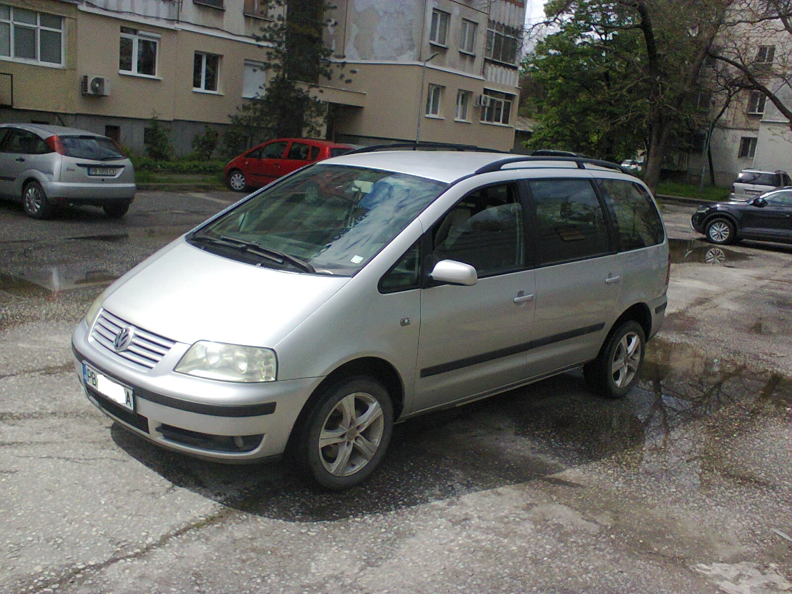 VW Sharan 1.9 TD Kлиматроник 6 скорости 6+ 1, снимка 7 - Автомобили и джипове - 54490390