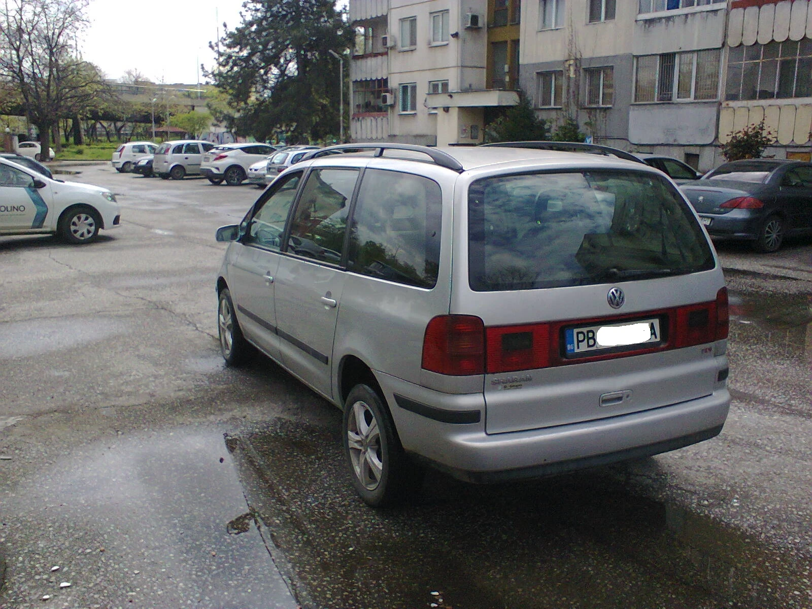 VW Sharan 1.9 TD Kлиматроник 6 скорости 6+ 1, снимка 6 - Автомобили и джипове - 54490390