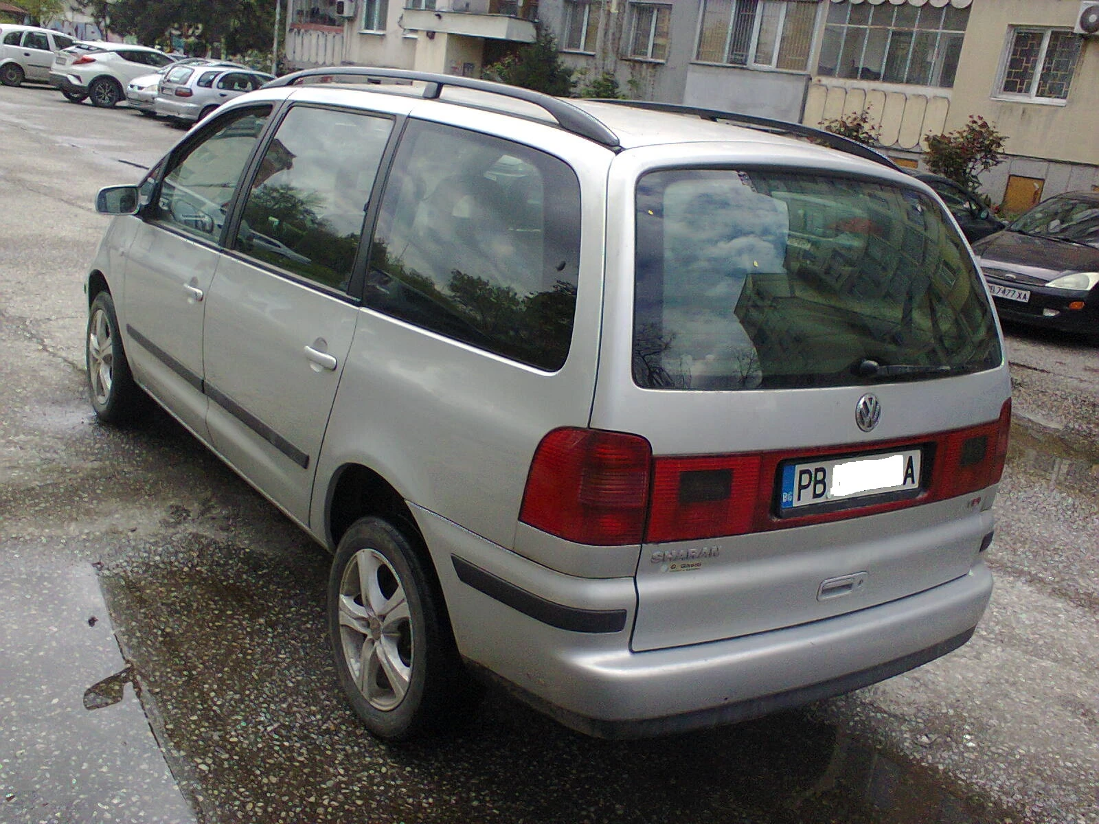 VW Sharan 1.9 TD Kлиматроник 6 скорости 6+ 1, снимка 16 - Автомобили и джипове - 54490390