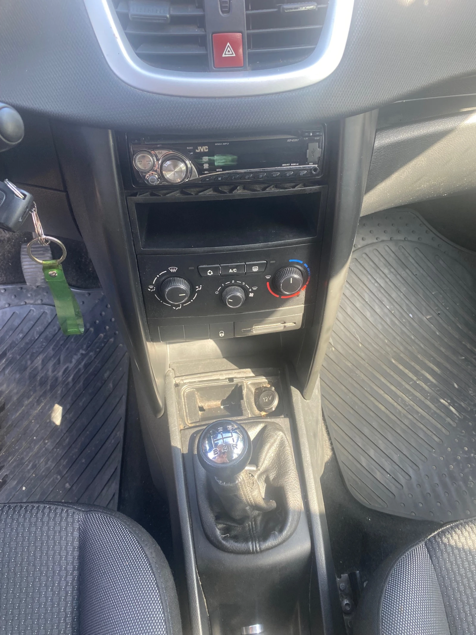 Peugeot 207 Газ- Клима, снимка 11 - Автомобили и джипове - 54703145