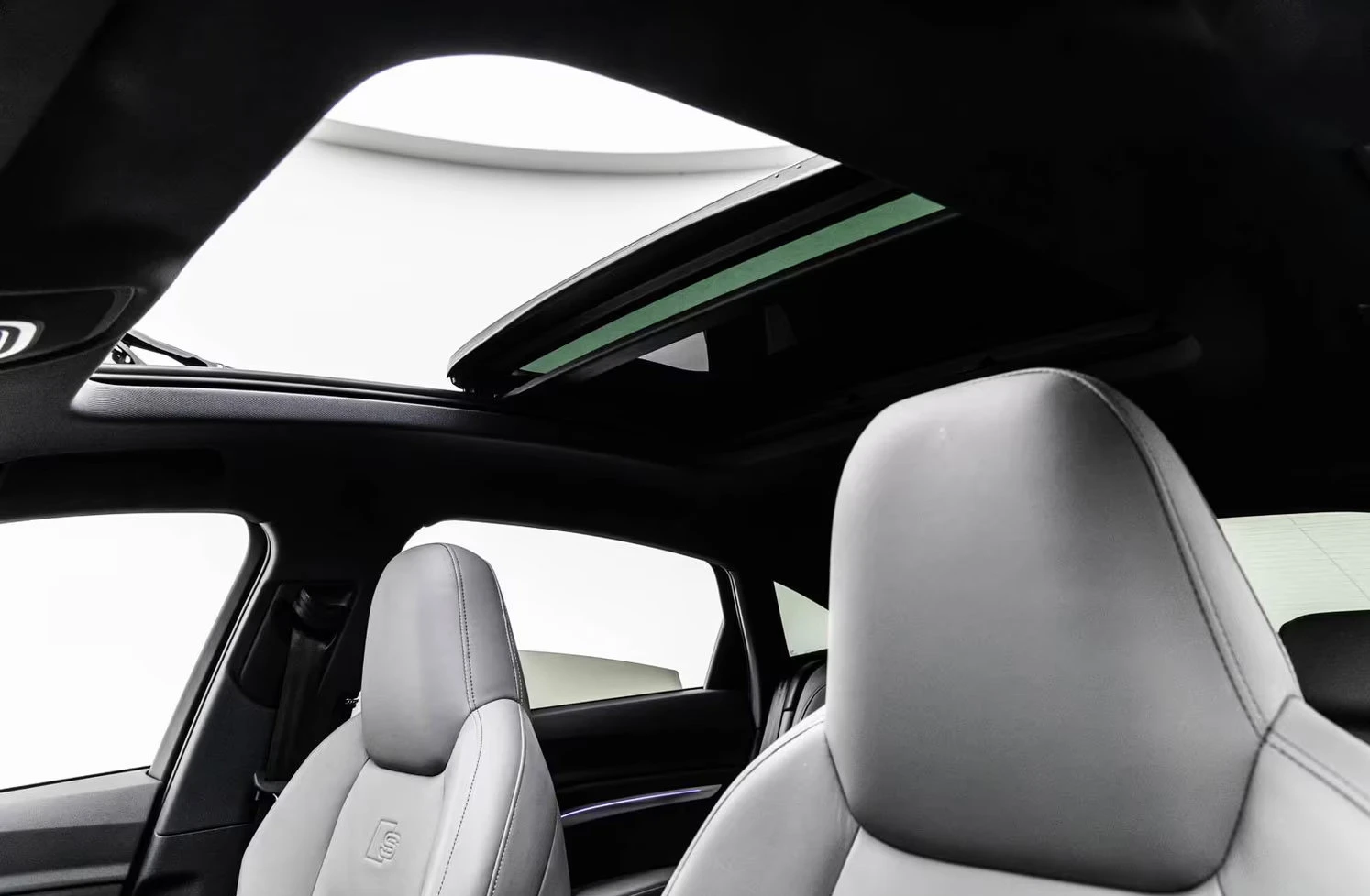 Audi E-Tron 50/313HP/SPORTBACK/2xS-LINE/PANO/360/HUD/ACC/791z, снимка 12 - Автомобили и джипове - 55705246