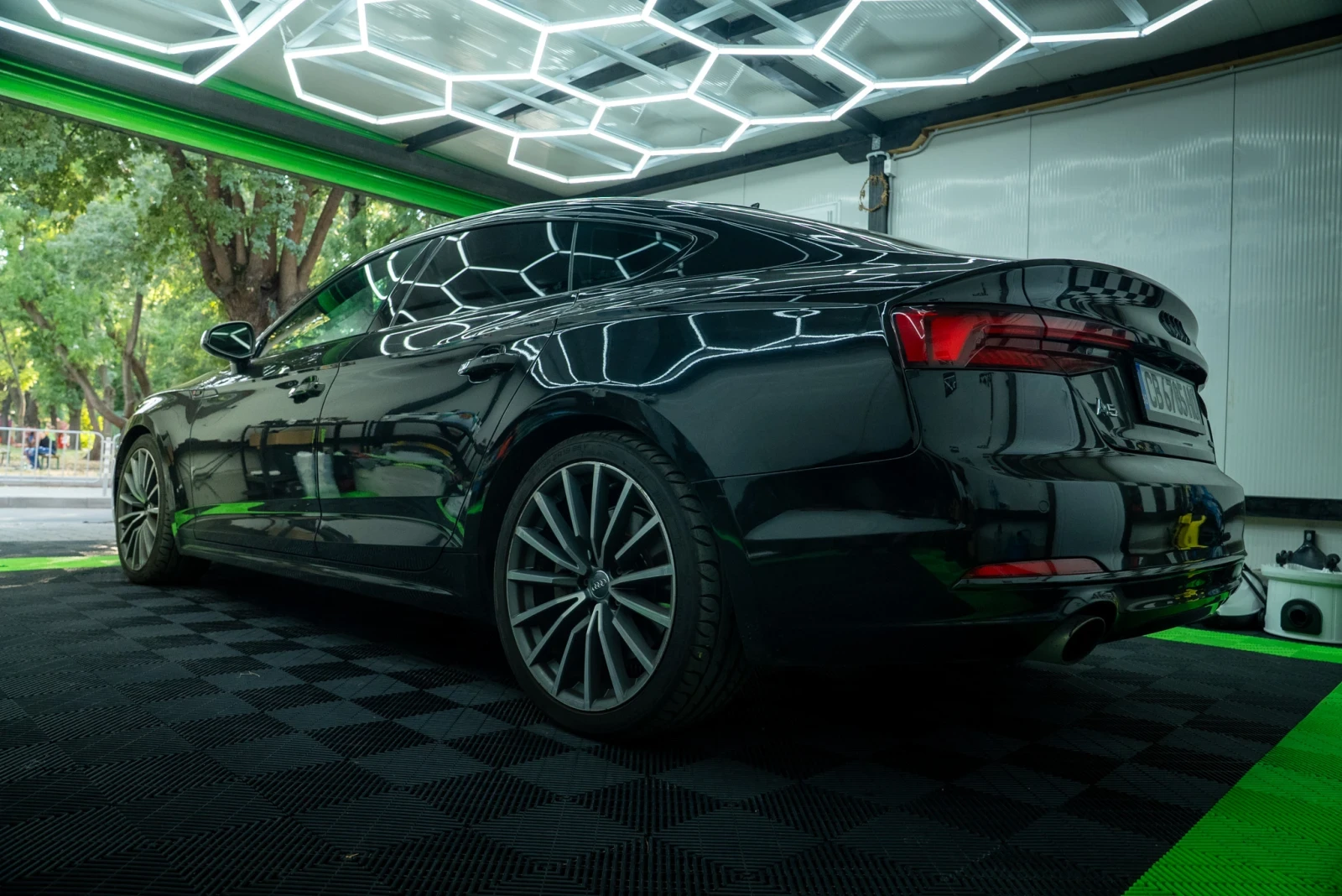 Audi A5 Quattro | Гаражна | Бордо салон | Керамика, снимка 3 - Автомобили и джипове - 55771453