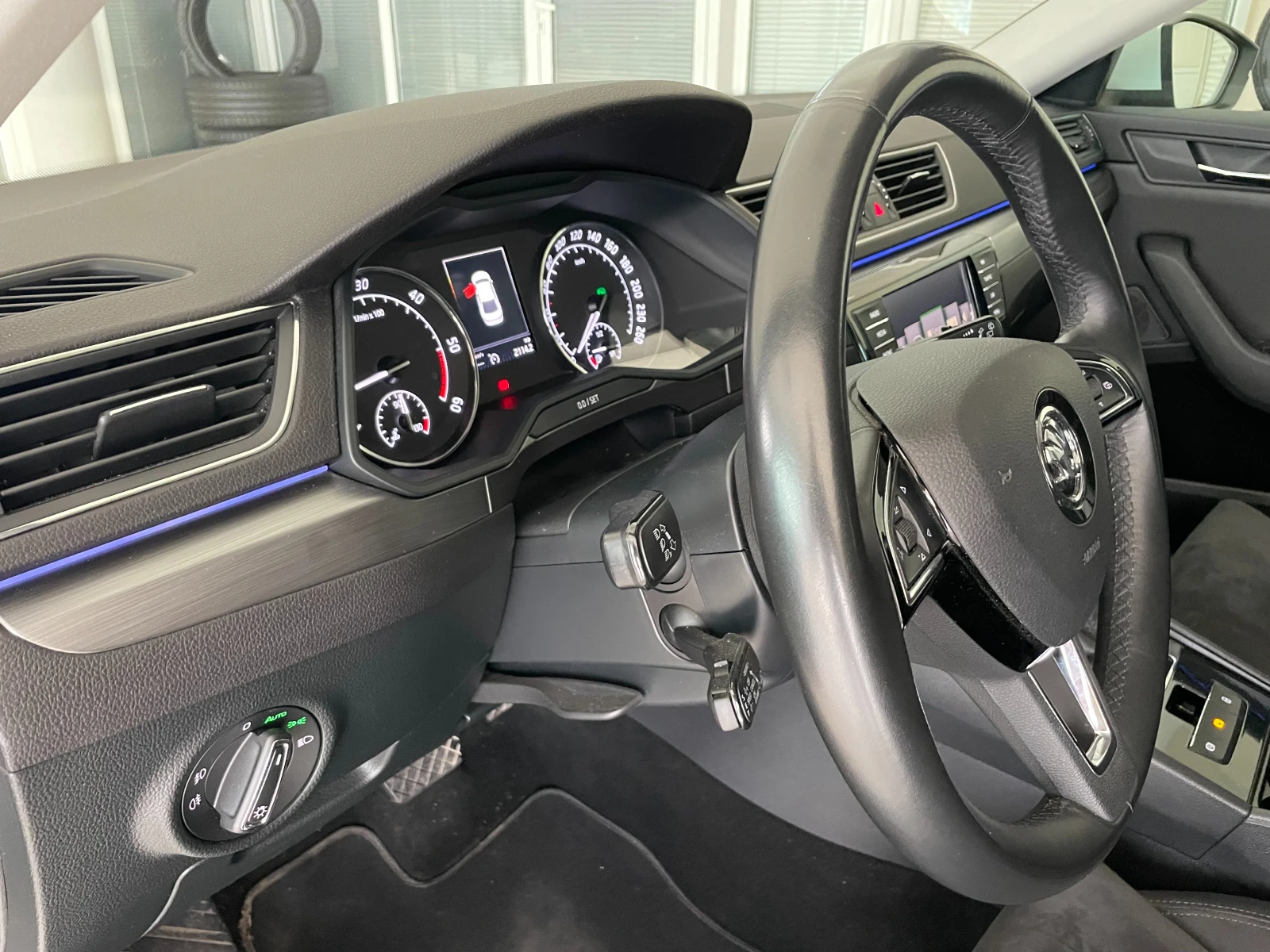 Skoda Superb 2.0* TDI* DSG* 190k.c* Canton* Мъртва точка, снимка 11 - Автомобили и джипове - 56059957