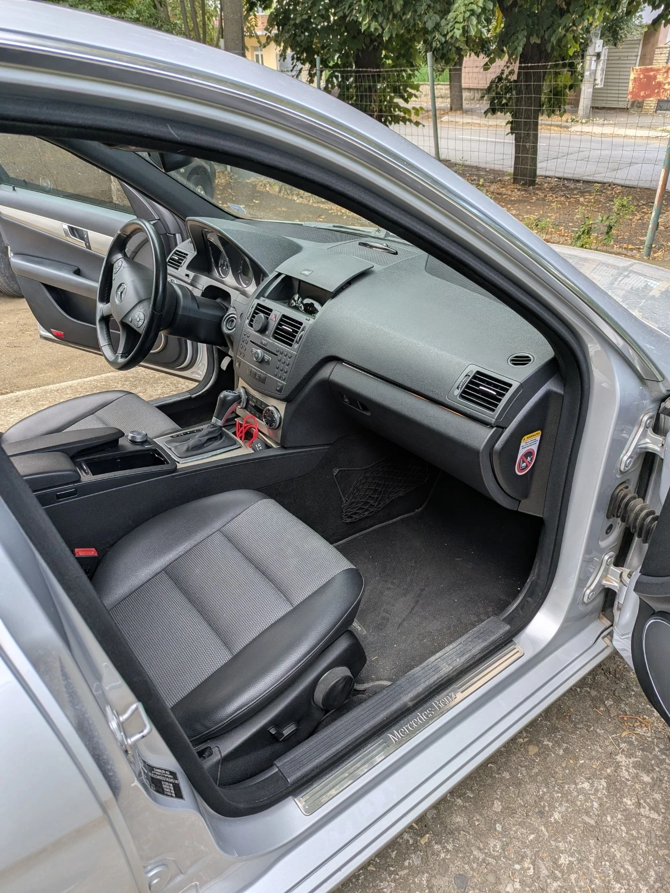 Mercedes-Benz C 250, снимка 9 - Автомобили и джипове - 56171237