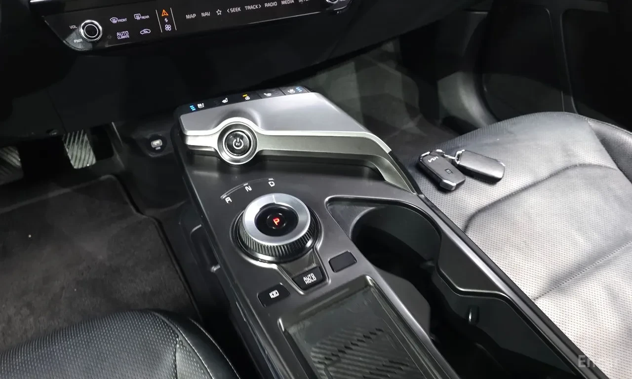 Kia EV6 Air 4WD, снимка 9 - Автомобили и джипове - 56411365