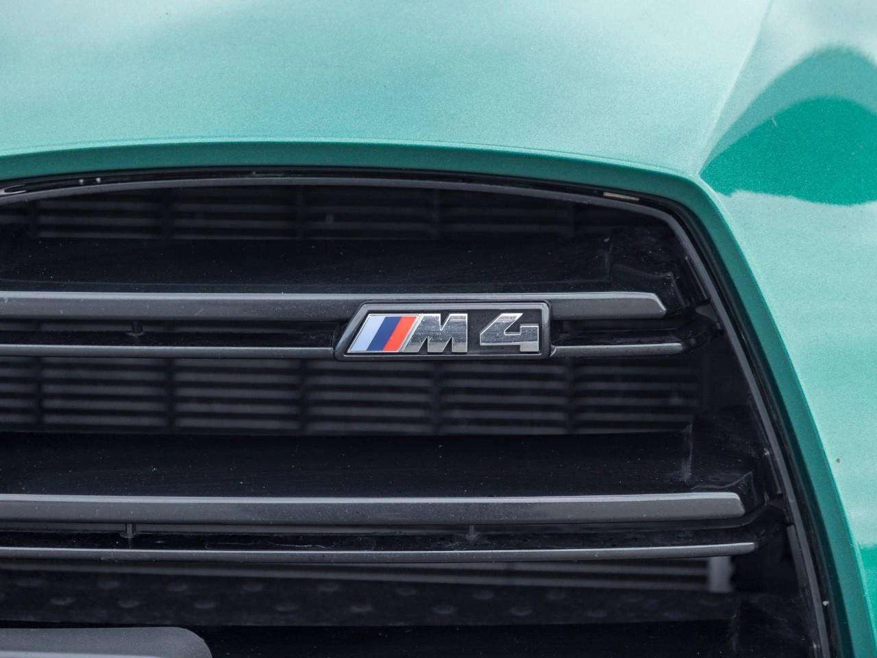 BMW M4 * PREMIUM PACKAGE* CARPLAY* ANDROID* CARBON* ПАНО*, снимка 3 - Автомобили и джипове - 56637202