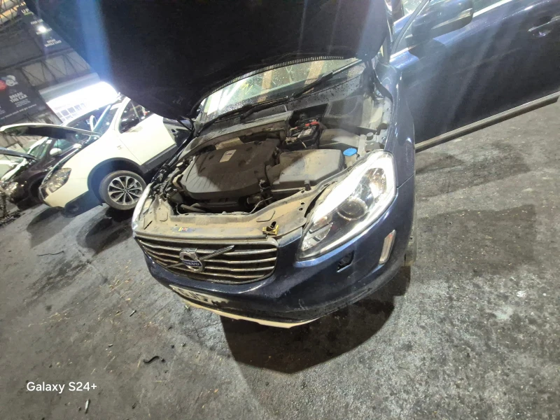 Volvo XC60 2.4D5ЧАСТИ , снимка 2 - Автомобили и джипове - 23437482