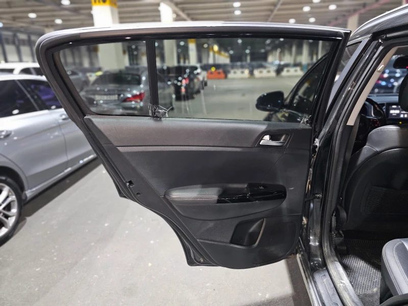 Kia Sportage  ОЧАКВАН ВНОС-СУПЕР СЪСТОЯНИЕ-ГАРАНЦИЯ!, снимка 11 - Автомобили и джипове - 52523251