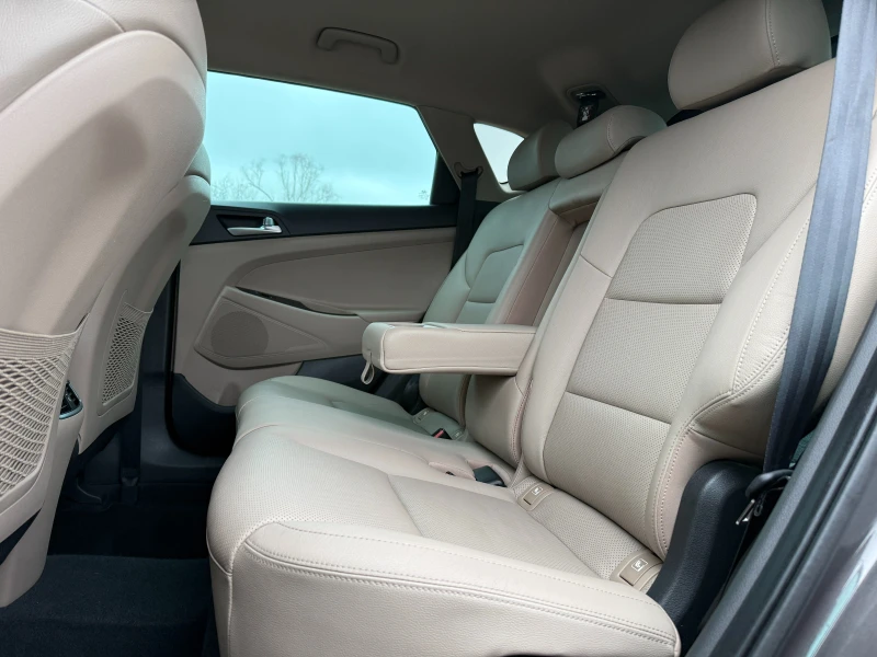 Hyundai Tucson 2.0CRDI-4X4-X Possible-автоматик-кожа-подгрев-нави, снимка 11 - Автомобили и джипове - 53390457